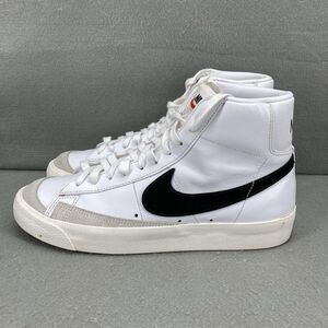 Nike Women's White and Black High-Top Sneakers